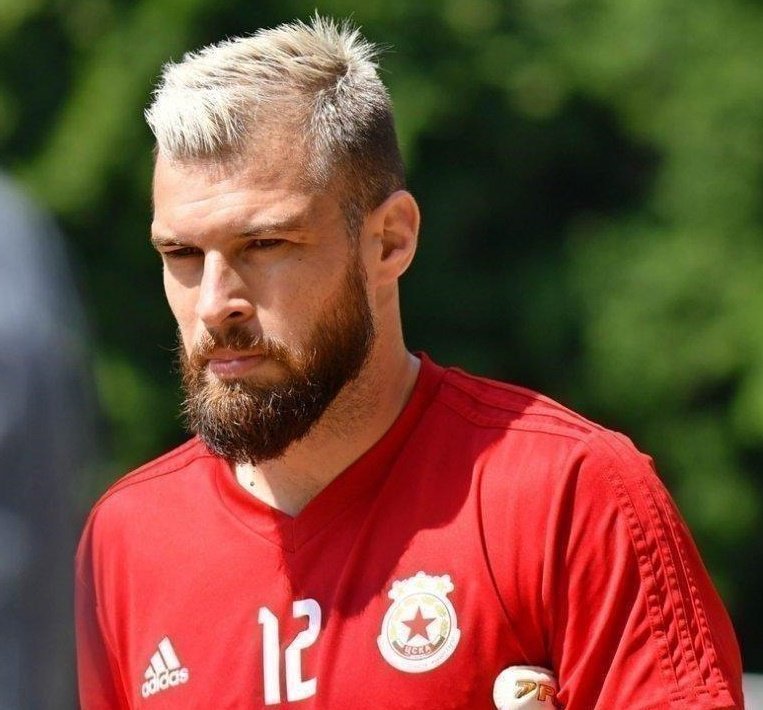 Вратарят на ЦСКА Бусато на процедури в Пловдив