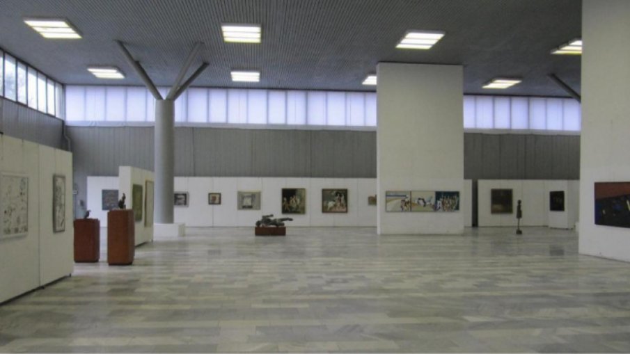 В галерията на Търговище подредиха експозицията Нежна сила