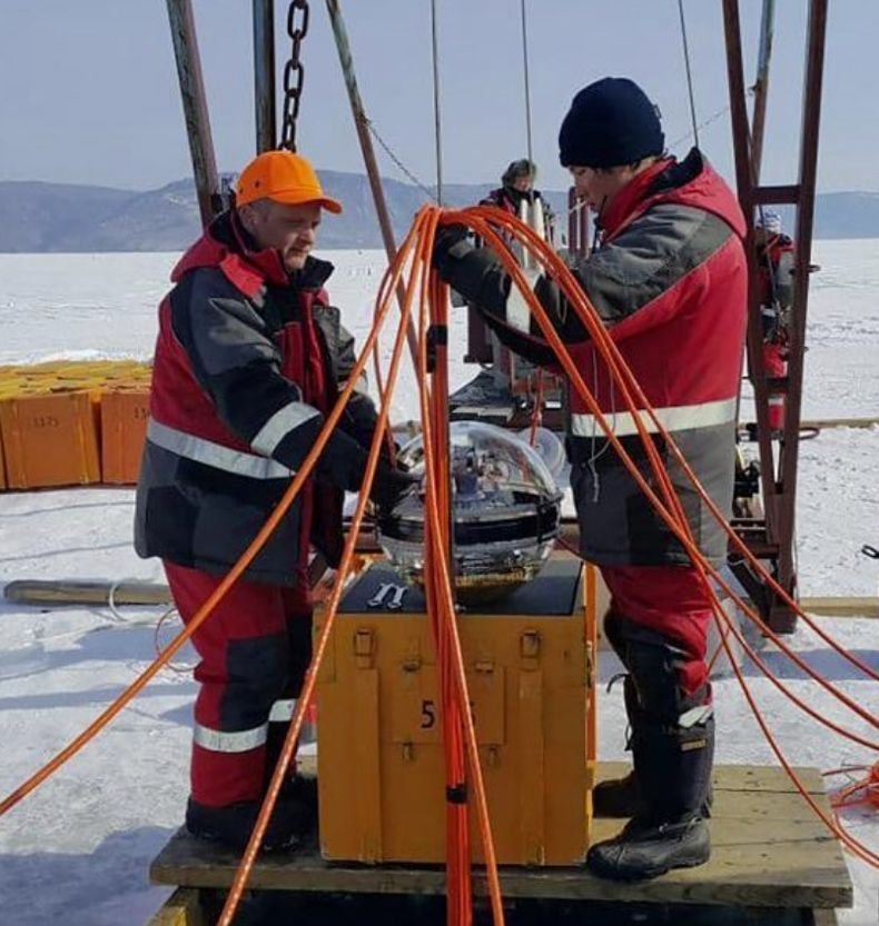 Русия пусна в експлоатация гигантски неутринен телескоп