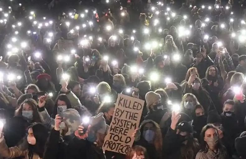 Поредно бдение в Лондон в памет на убитата Сара Еверард