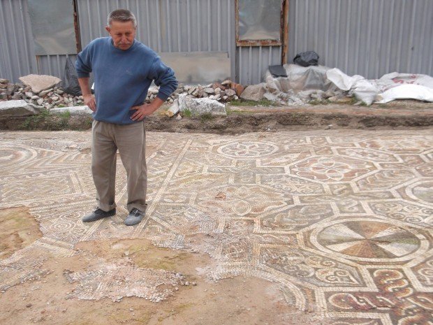 ТЪЖНА ВЕСТ: Отиде си доц. Дечко Дечев, реставраторът на мозайките в Епископската базилика на Пловдив
