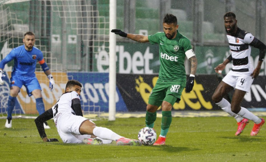 Два червени картона в края на мача Лудогорец - Локо Пловдив