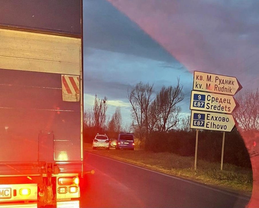 Верижна катастрофа блокира движението на околовръстния път в Бургас