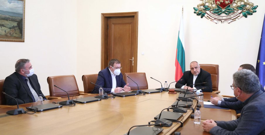 ПЪРВО В ПИК TV: Премиерът Борисов: Лекарите вършат огромна работа, за да имат българите нормален живот, докато другите държави в ЕС са в локдаун (ВИДЕО)