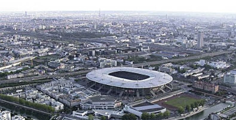 Превръщат „Стад дьо Франс“ в огромен център за ваксинация