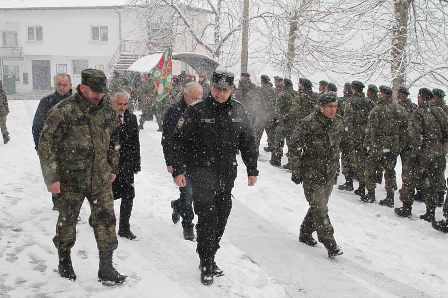 Началникът на отбраната адмирал Емил Ефтимов: Впечатлен съм от способностите на 101-ви алпийски полк (СНИМКИ)