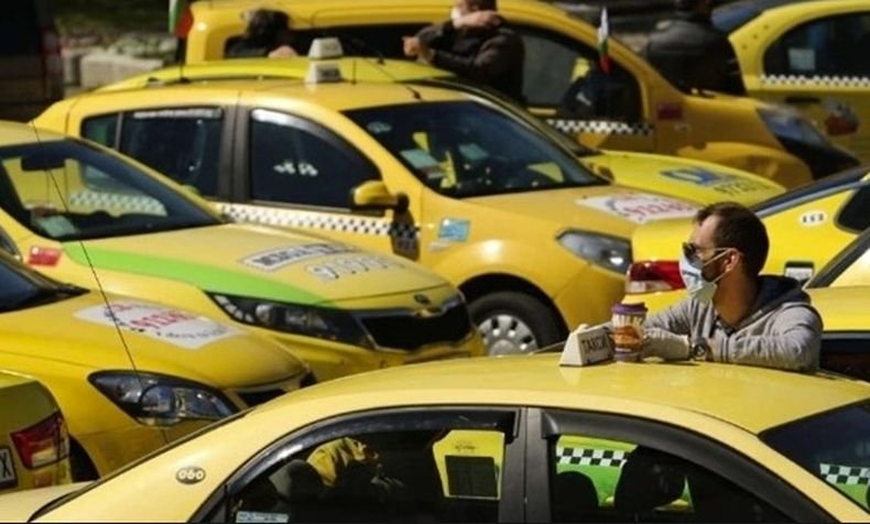 Такситата в София вдигат цените