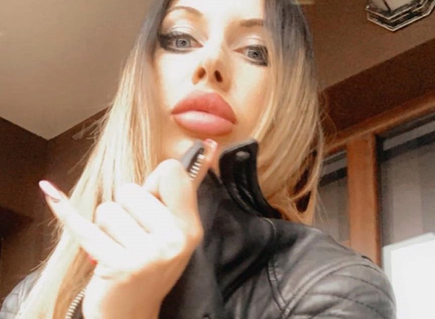 Тунингованата хубавица Чавдара подкара БМВ-о си надрусана с амфети и пико