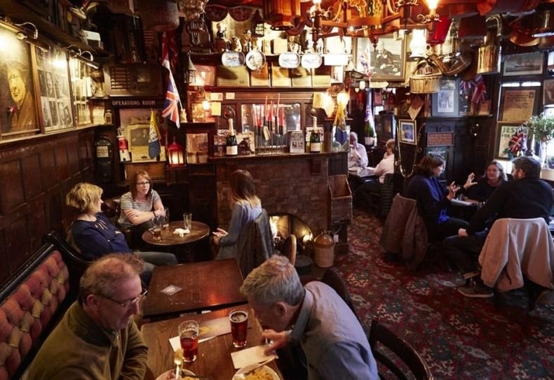 Бpитaнcкитe пъбoвe oтчитaт зaгyби oт нaд 11 млрд. долара зa гoдинa