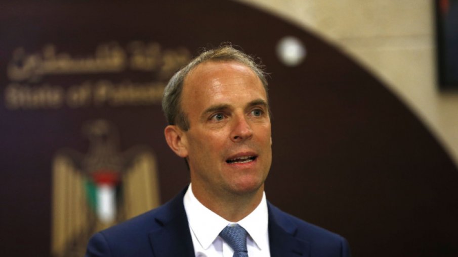 Първият дипломат на Великобритания: Демокрацията е в отстъпление