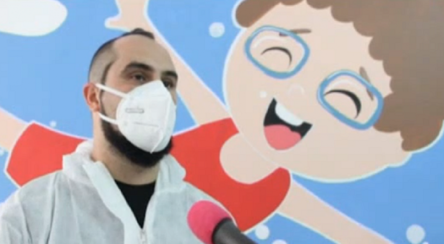 Младежи изрисуваха безвъзмедно коридорите на болницата в Добрич