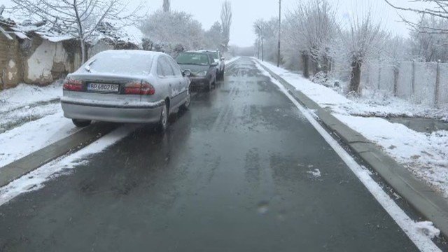 Къщи във Врачанско се пълнят с вода заради ремонтирана улица