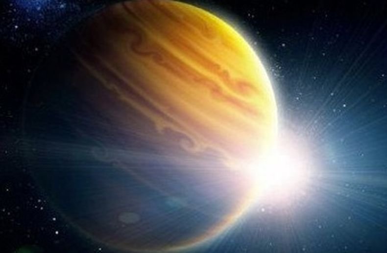 ХИПОТЕЗА: Юпитеровата луна може да има водни запаси под ледената си повърхност