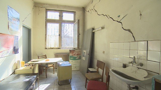 Страшна мизерия в здравния център в столичния квартал Орландовци - медиците над година стоят без заплати
