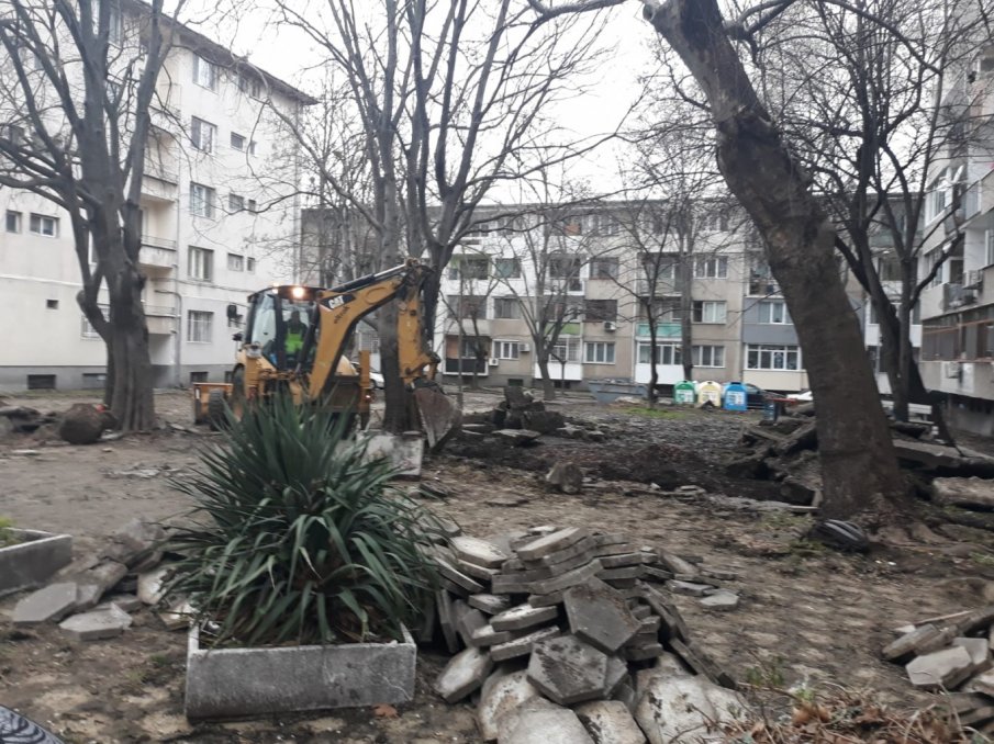 Стартира изграждането на нова детска градина и открит басейн в Бургас