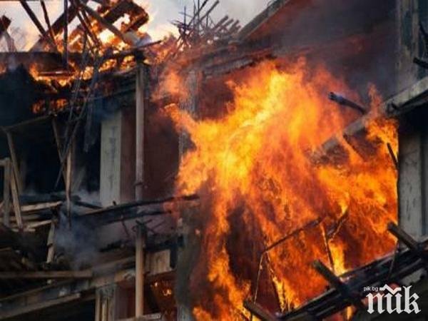 Разследват смъртта на мъж, загинал при пожар в Русе