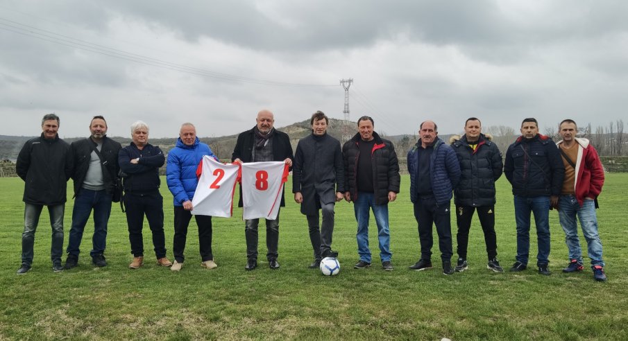Красен Кралев се срещна с жители на община Белослав, обеща ремонт на стадиона