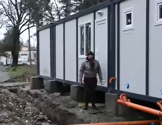 Раздават фургони на хората, останали без дом след наводнението в Карловско