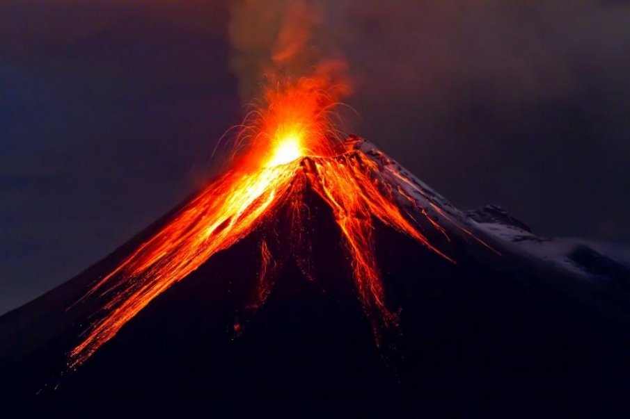 Най-опасният индонезийски вулкан изригна отново