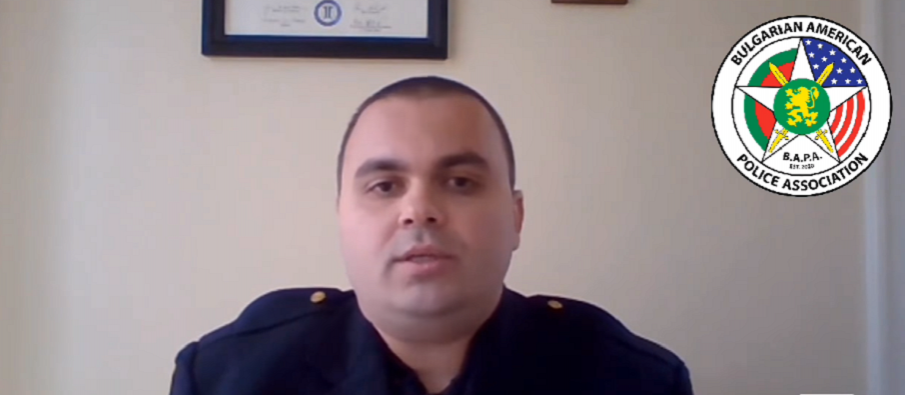 ГЕРОЙ: Български полицай спаси живота на 3-месечно бебе на Бруклинския мост в Ню Йорк (ВИДЕО)