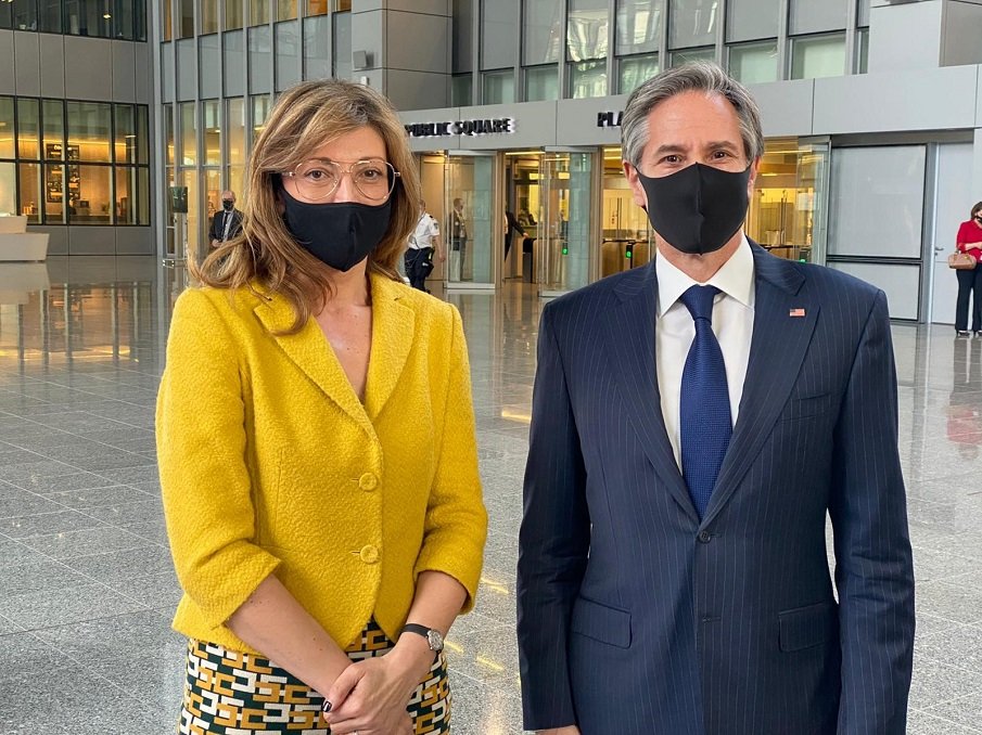 Екатерина Захариева пред колегите си от НАТО, срещна се с държавния секретар на САЩ: Действията на руската шпионска мрежа у нас са заплаха за цялата евро-атлантическа общност