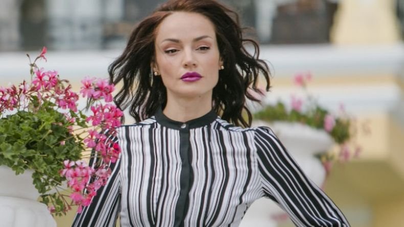 Второ ВИП-бебе за Благовещение - звезда от Съни бийч роди момче