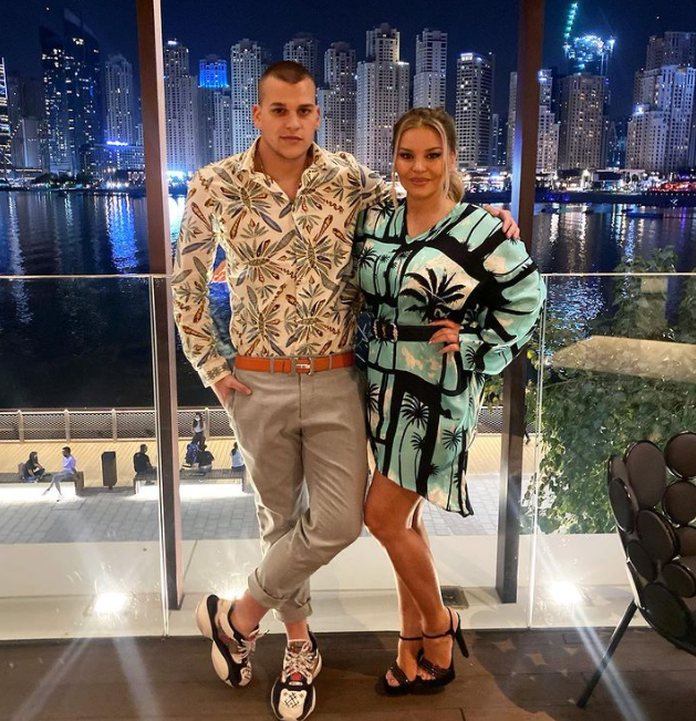 РАЗРИВ: Деси Слава не е на себе си от мъка - ето защо е била в Дубай без бащата на сина си