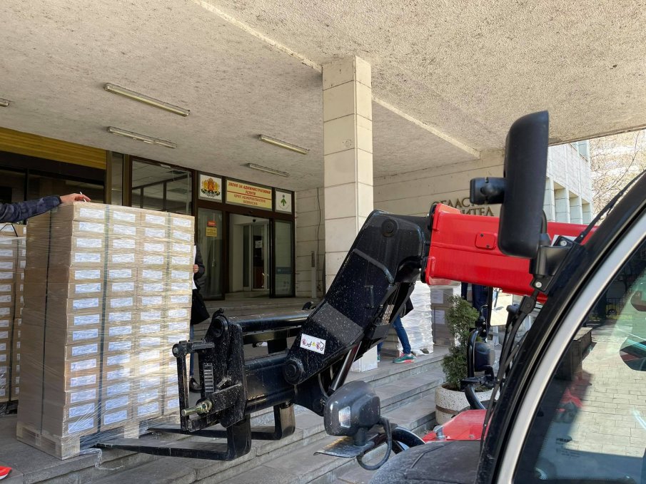 Пристигнаха бюлетините за 16-та РИК в Пловдив (СНИМКИ)