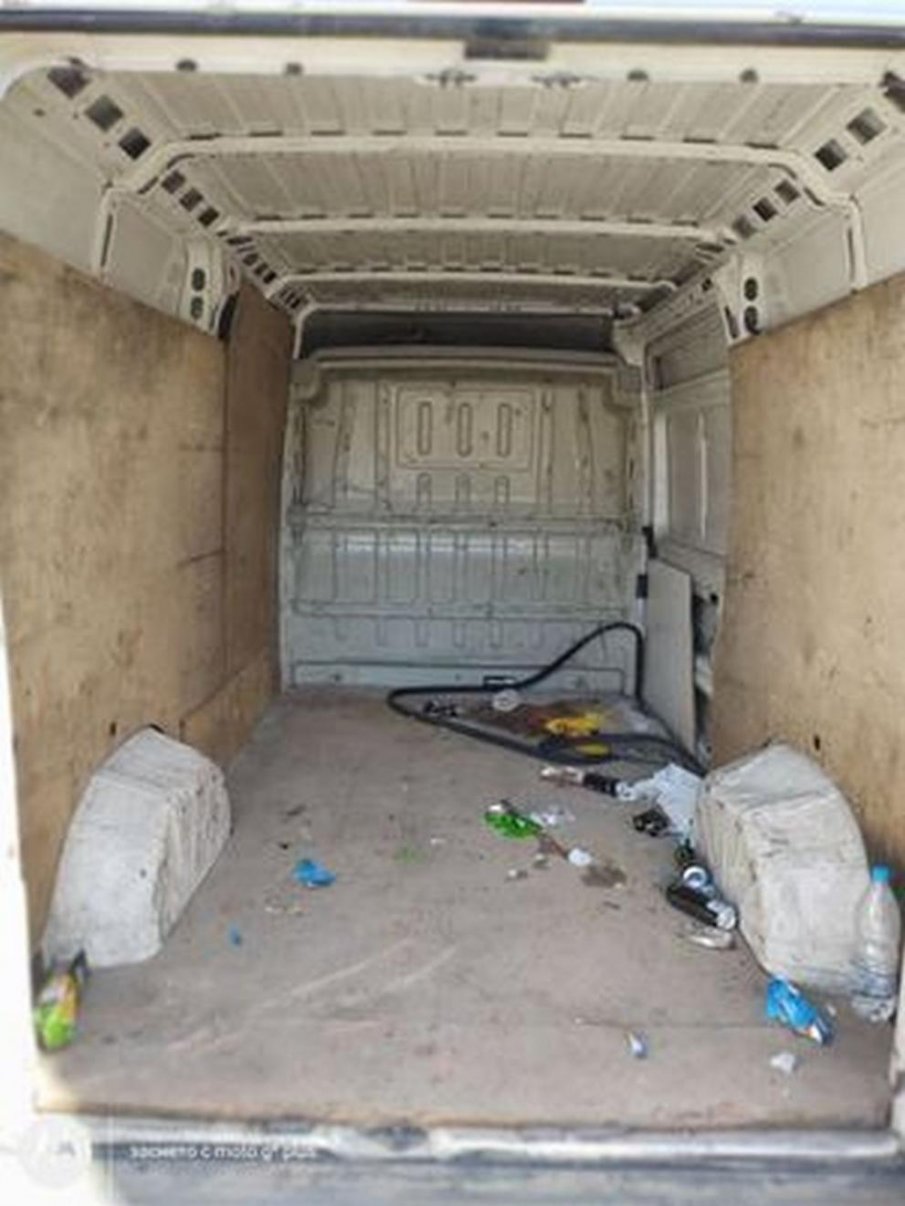 20 афганистанци с бебе заловиха до Видин, шофьорът им се крие в храсти