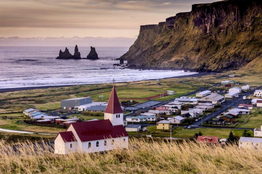 Исландия маха всички вътрешни мерки срещу пандемията