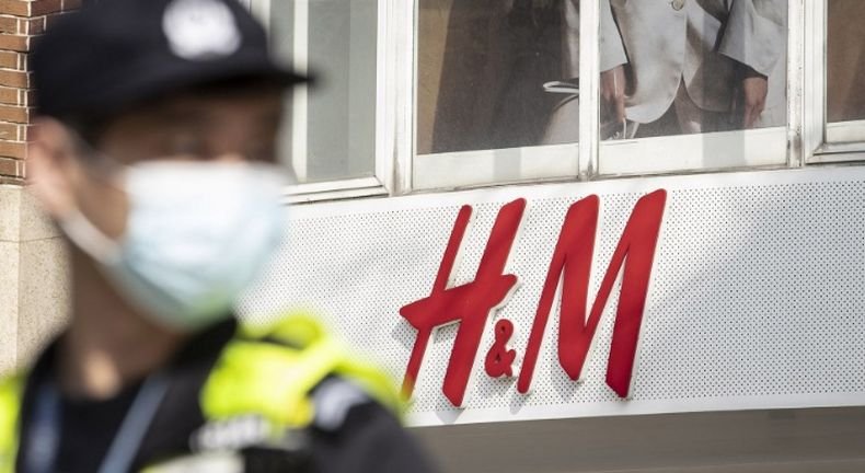 Потребители в Китай бойкотират известни марки