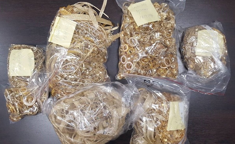 Прокуратурата погна шофьор на автобус за контрабанда на златни накити за 606 252 лв.