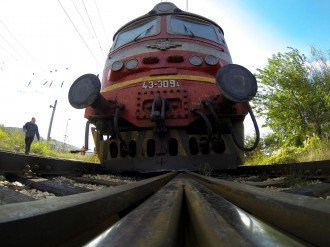 Клони блокираха жп трафика София - Перник