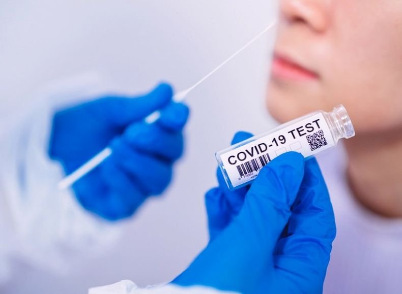 Американка се зарази с коронавируса след две дози от ваксината на „Модерна”