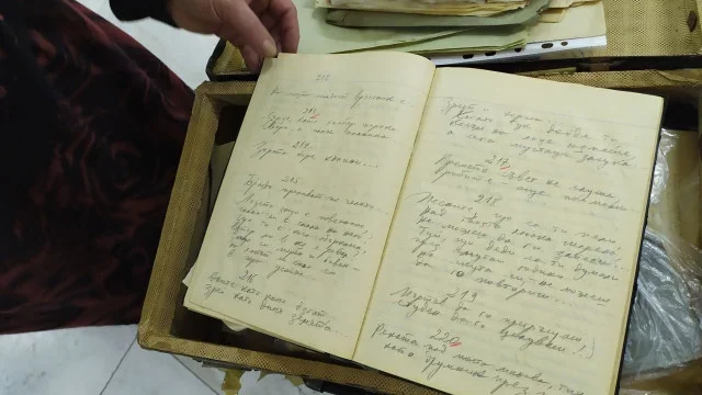 Дариха безценно куфарче с архив на Пеньо Пенев на Димитровград