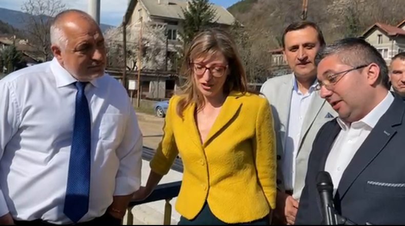 ПИК TV: Премиерът Борисов: Сега децата на комунистите станаха демократи, в неделя теглим чертата и ще видим кой има право да говори от името на народа (ВИДЕО)