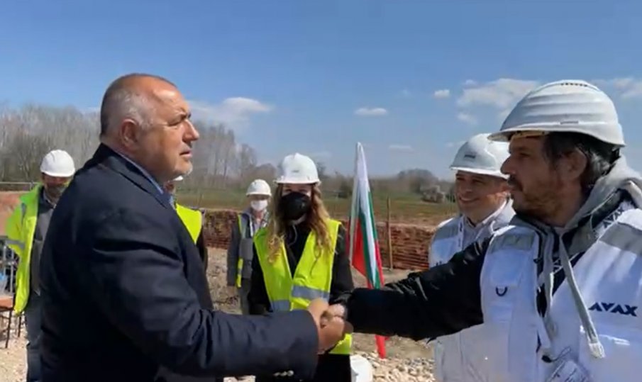 ИЗВЪНРЕДНО В ПИК TV! Премиерът Борисов инспектира газопровода с Гърция: До 30 декември трябва да е готов (ОБНОВЕНА)