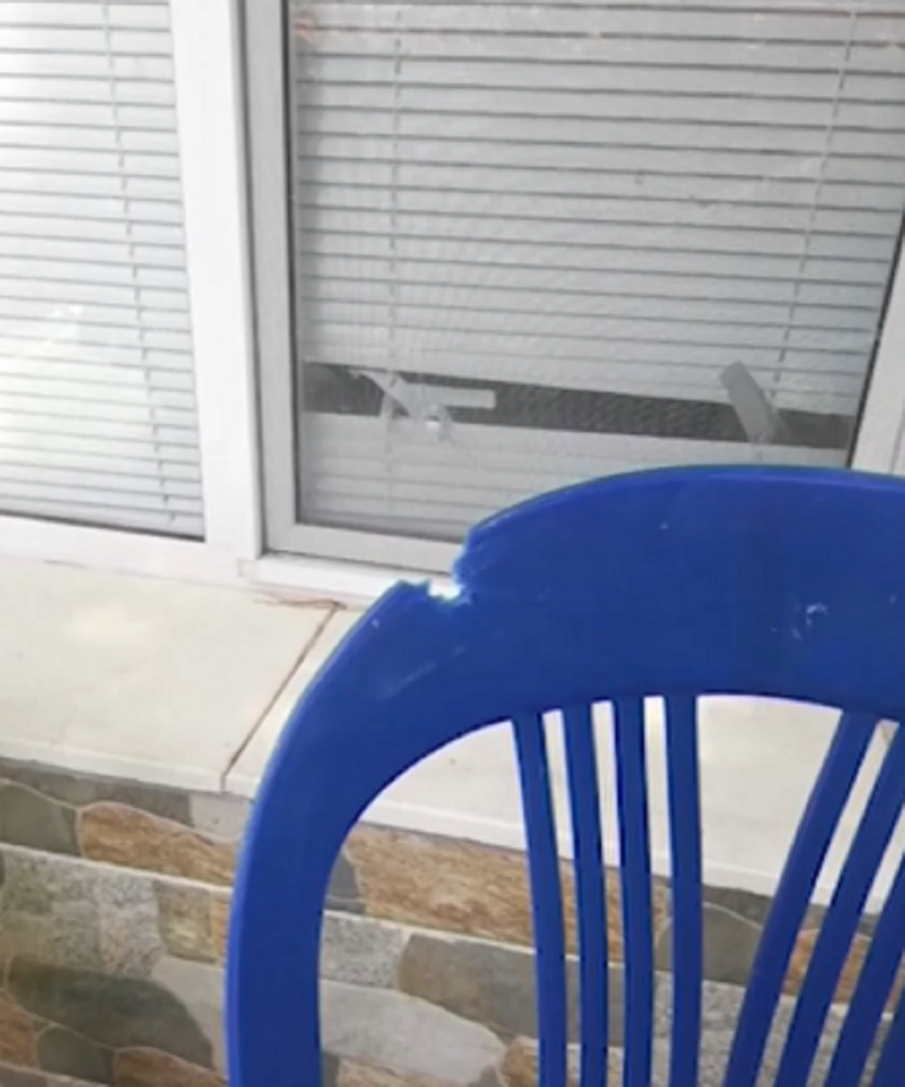 КАТО В ДИВИЯ ЗАПАД: Стреляха по къщата на бивш кмет