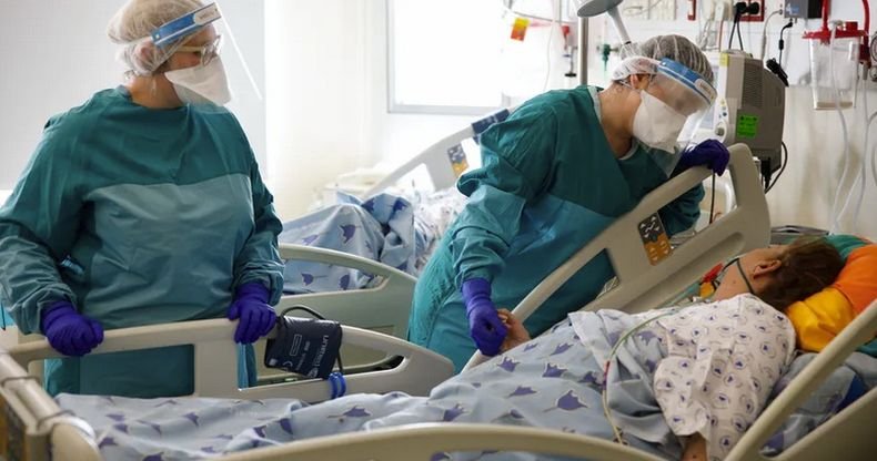 ОПАСНОСТ: Бразилският щам на COVID-19 три пъти по-смъртоносен за младите