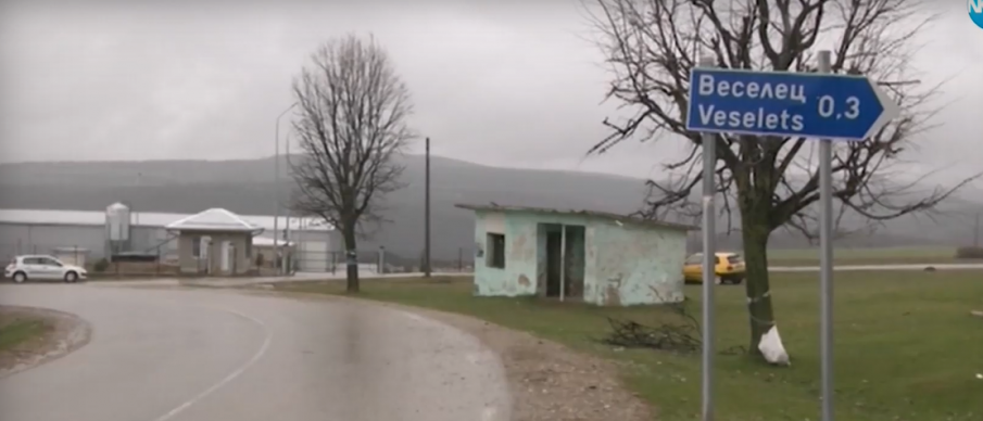 Изборна секция се оказа в частна птицеферма