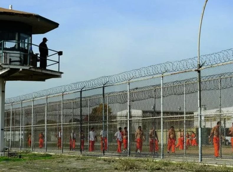 Доналд Тръмп праща хиляди имигранти в Гуантанамо