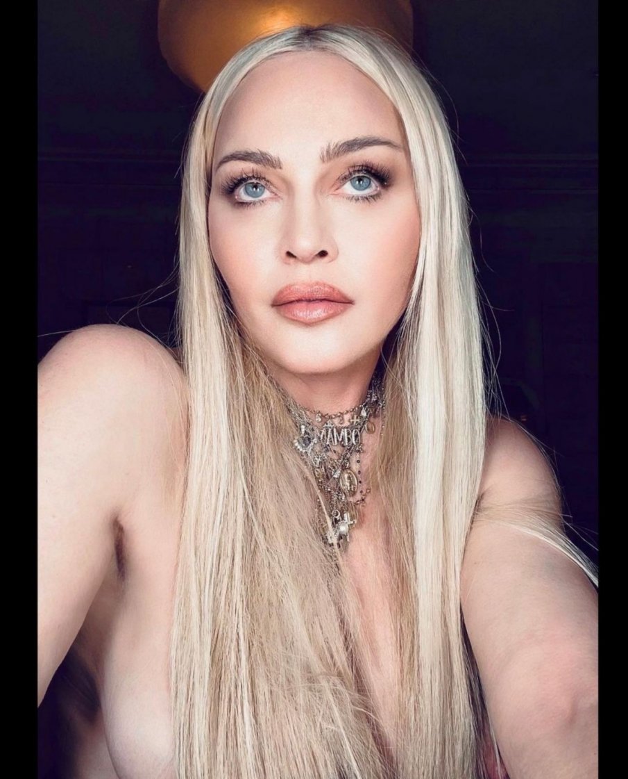 Дъщерята на американската поп певица Мадона, моделкът Леон Лурдес, отиде