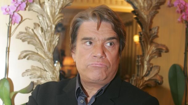 Пребиха и ограбиха Бернар Тапи и жена му в техния дом