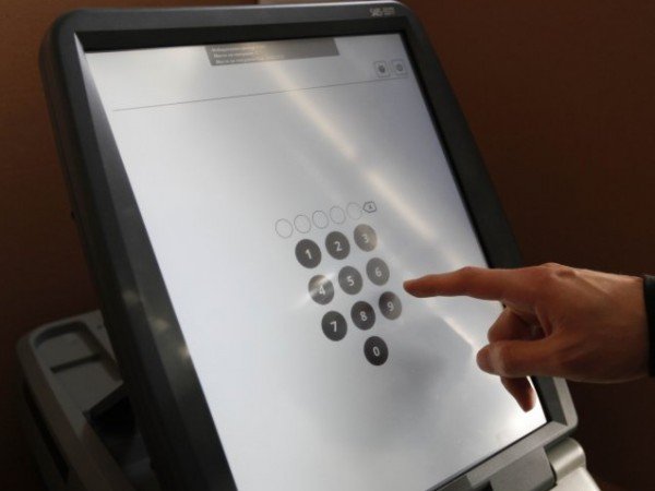 80-годишен е най-възрастният, гласувал машинно в секция в Оборище