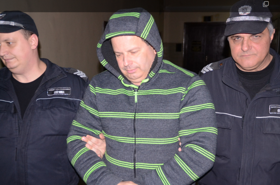 7 години ще е в затвора митничар, задигнал 464 бона в Свиленград