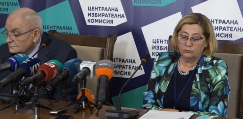 Първи официални данни за вота от ЦИК: Бави се избирателната активност, в една секция гласували с черно мастило