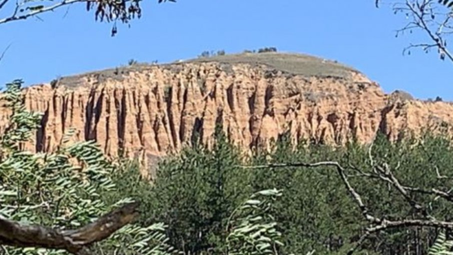 Стобските пирамиди привличат все повече туристи, но няма кой да ги стопанисва