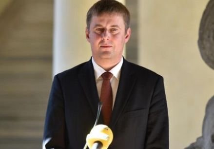 Отстраниха чешкия външен министър, който се обяви против Спутник V