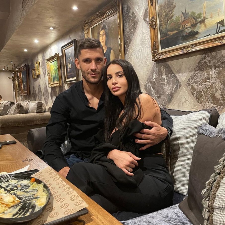 ГРЕДА: Левскар разтури годежа два месеца след предложението за брак - синът на Йорданка Донкова за втори път не стигна до олтара