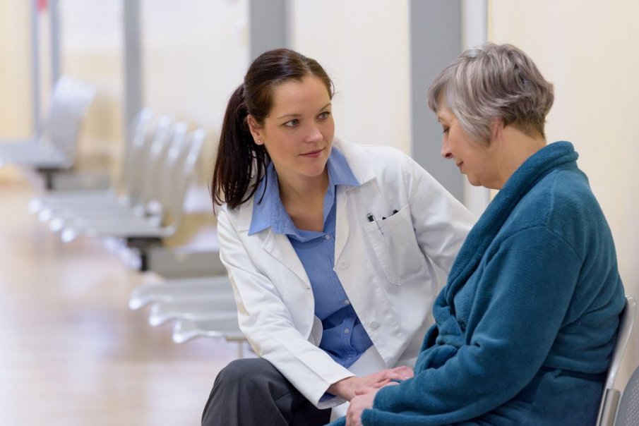 800 пациенти търсят помощ за късен Паркинсон